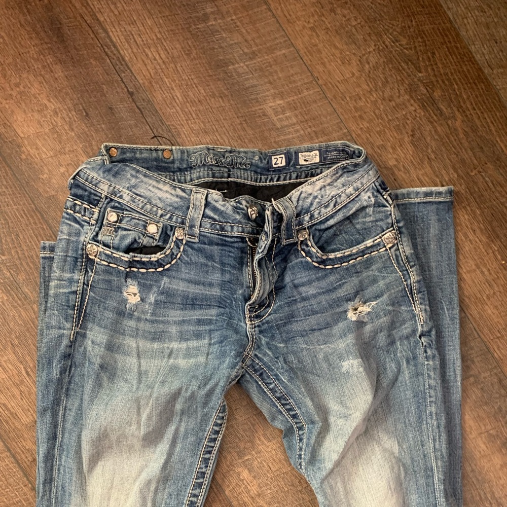 Distressed Miss Mes - Picture 2 of 2